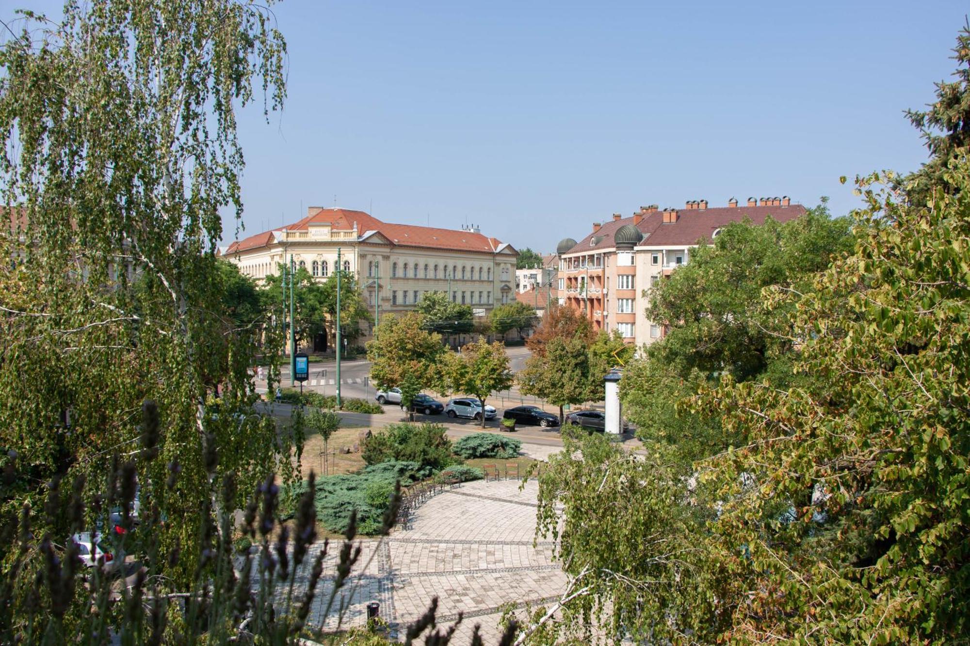 Aquarius Apartman Сегед Экстерьер фото